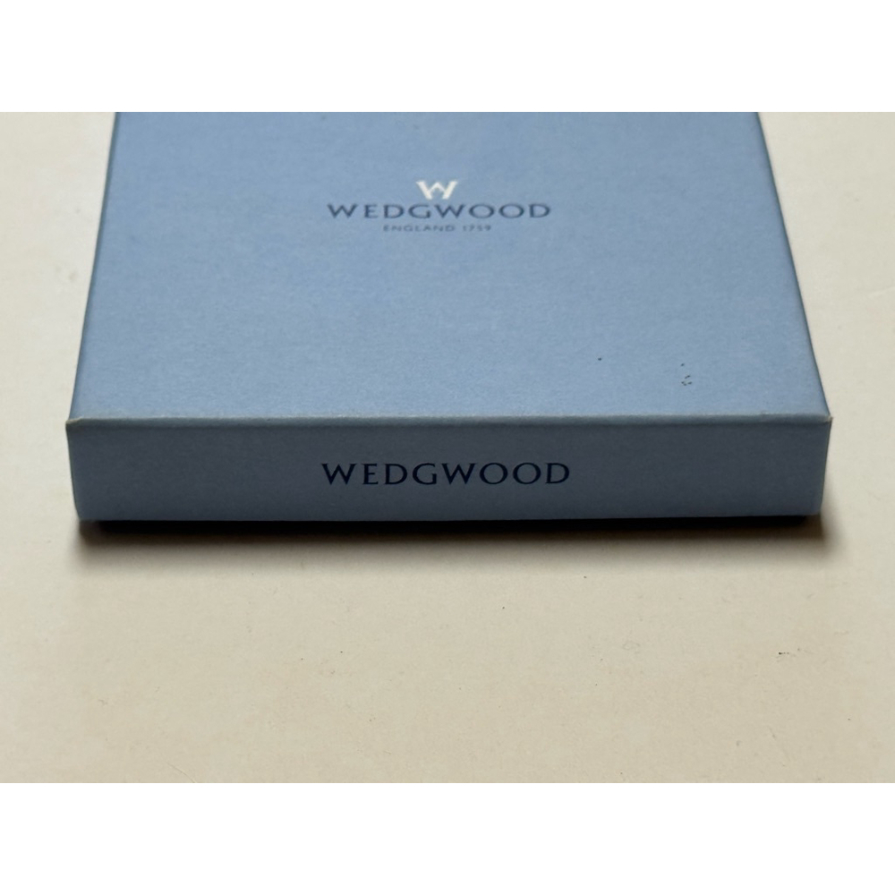 Wedgwood Blue and White St. Paul's Cathedral Jasperware Dish with Box - Picture 6 of 11